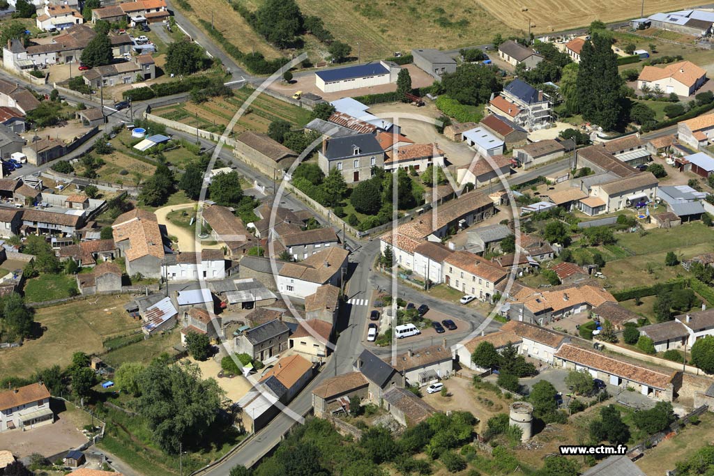 Photo arienne de Mauz-Thouarsais (Fontenay)