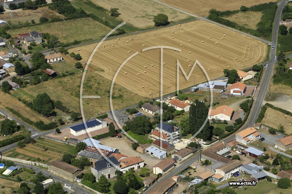 Photo arienne de Mauz-Thouarsais (Fontenay)
