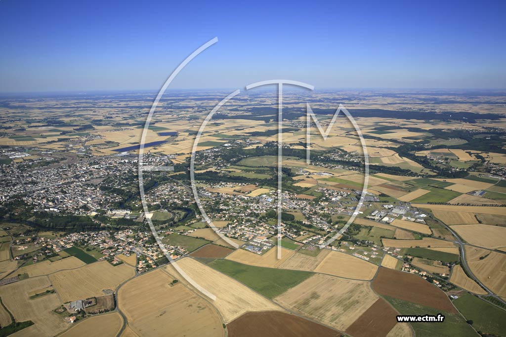 Photo arienne de Saint-Jean-de-Thouars