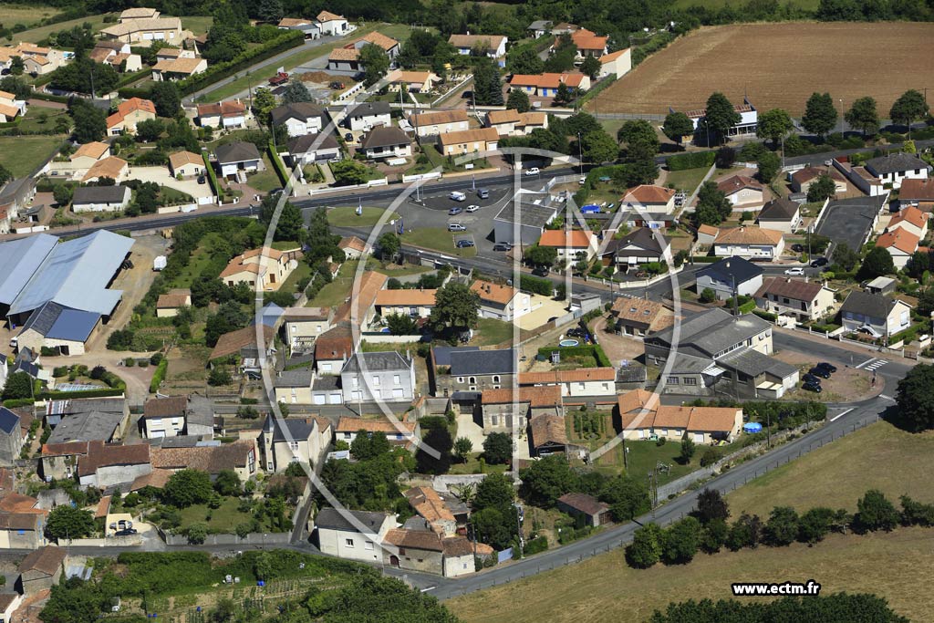 Photo arienne de Saint-Jean-de-Thouars