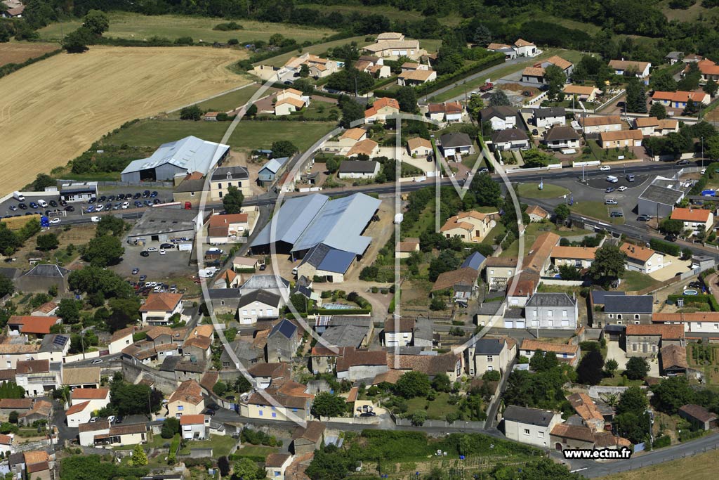 Photo arienne de Saint-Jean-de-Thouars