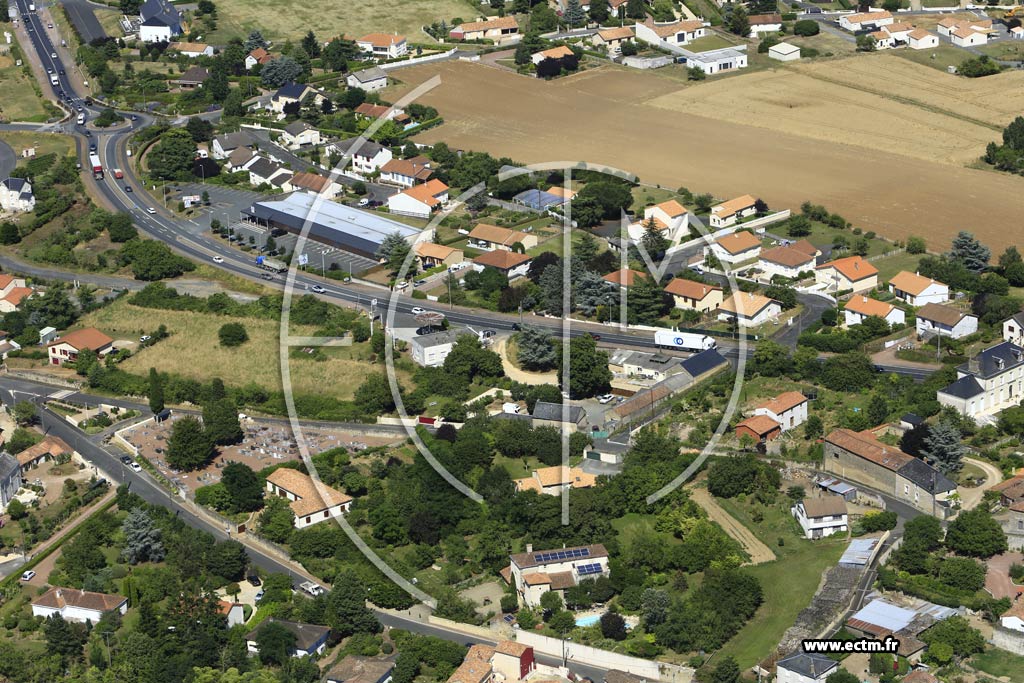 Photo arienne de Saint-Jean-de-Thouars
