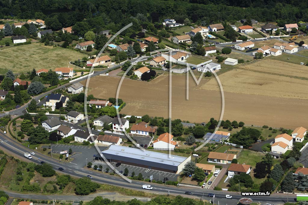 Photo arienne de Saint-Jean-de-Thouars