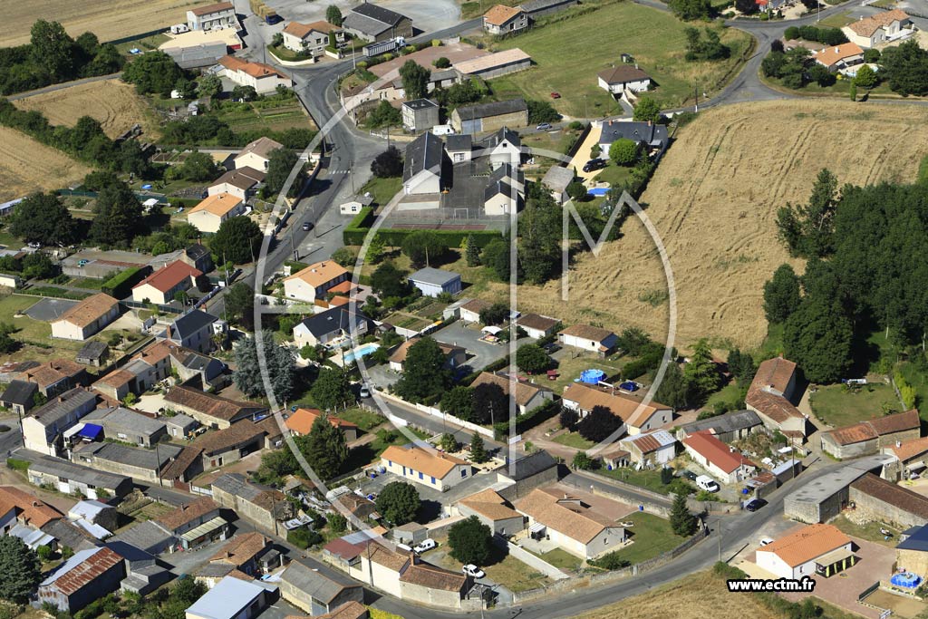 Photo arienne de Saint-Lger-de-Montbrun