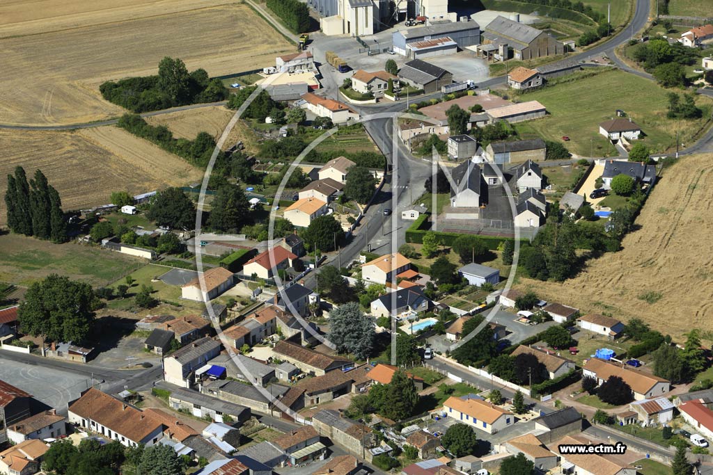 Photo arienne de Saint-Lger-de-Montbrun