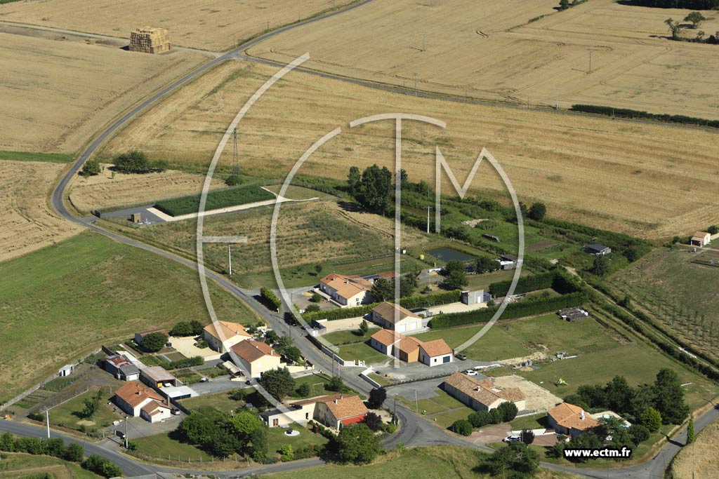 Photo arienne de Saint-Lger-de-Montbrun