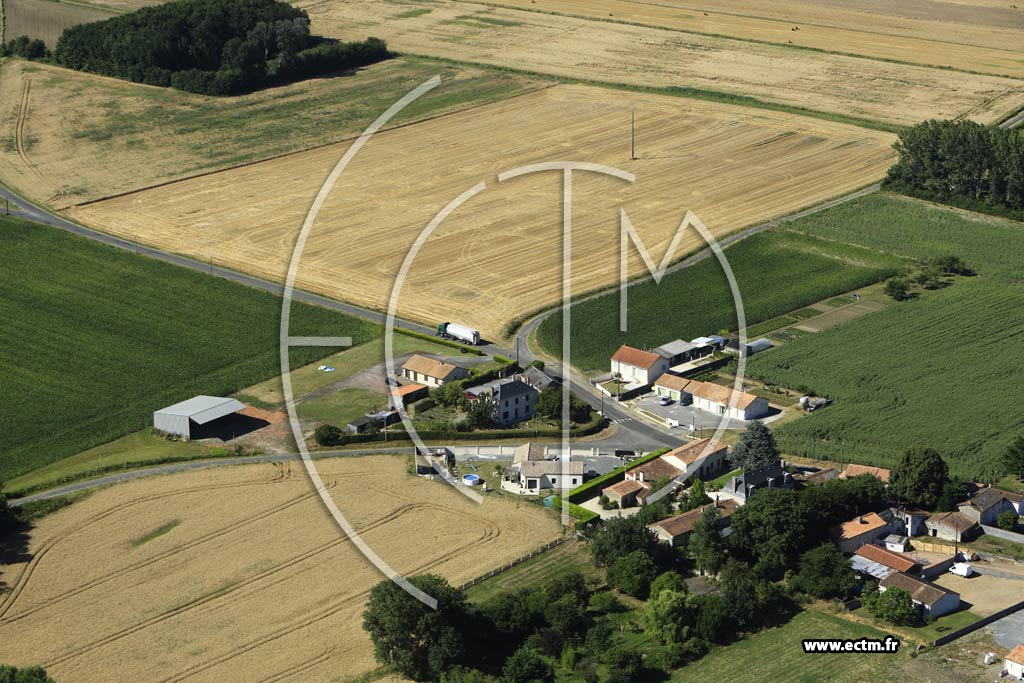 Photo arienne de Saint-Lger-de-Montbrun (Chenne)