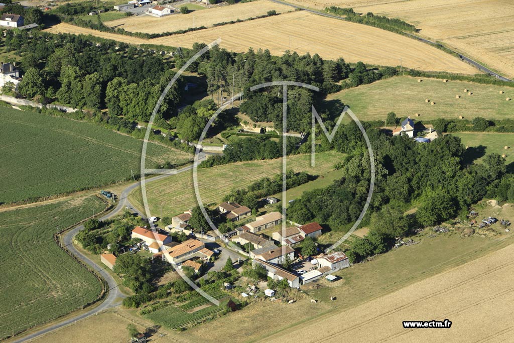 Photo arienne de Saint-Martin-de-Sanzay (la Gennaire)