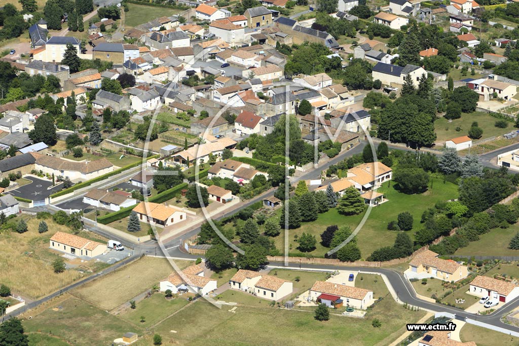 Photo arienne de Sainte-Radegonde (Vrines)