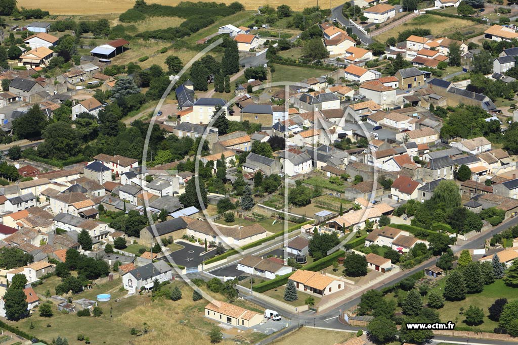 Photo arienne de Sainte-Radegonde (Vrines)