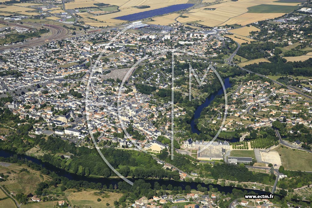 Photo arienne de Thouars