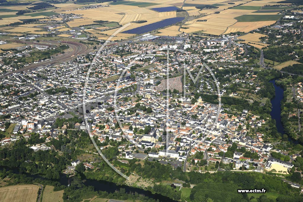 Photo arienne de Thouars