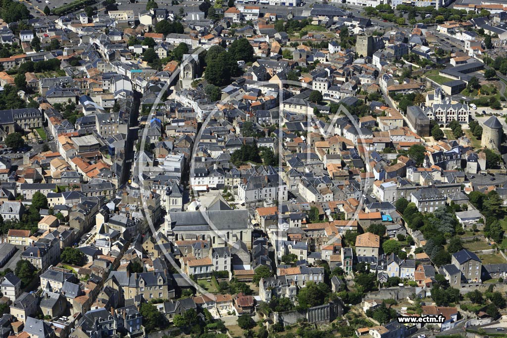 Photo arienne de Thouars (Centre)