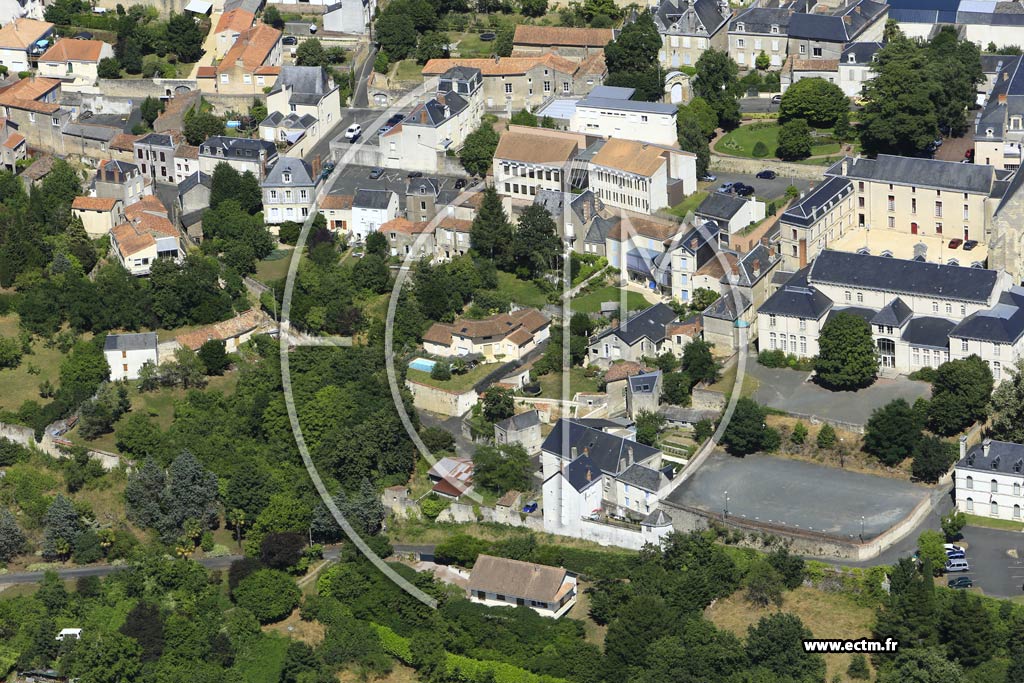 Photo arienne de Thouars (Centre)