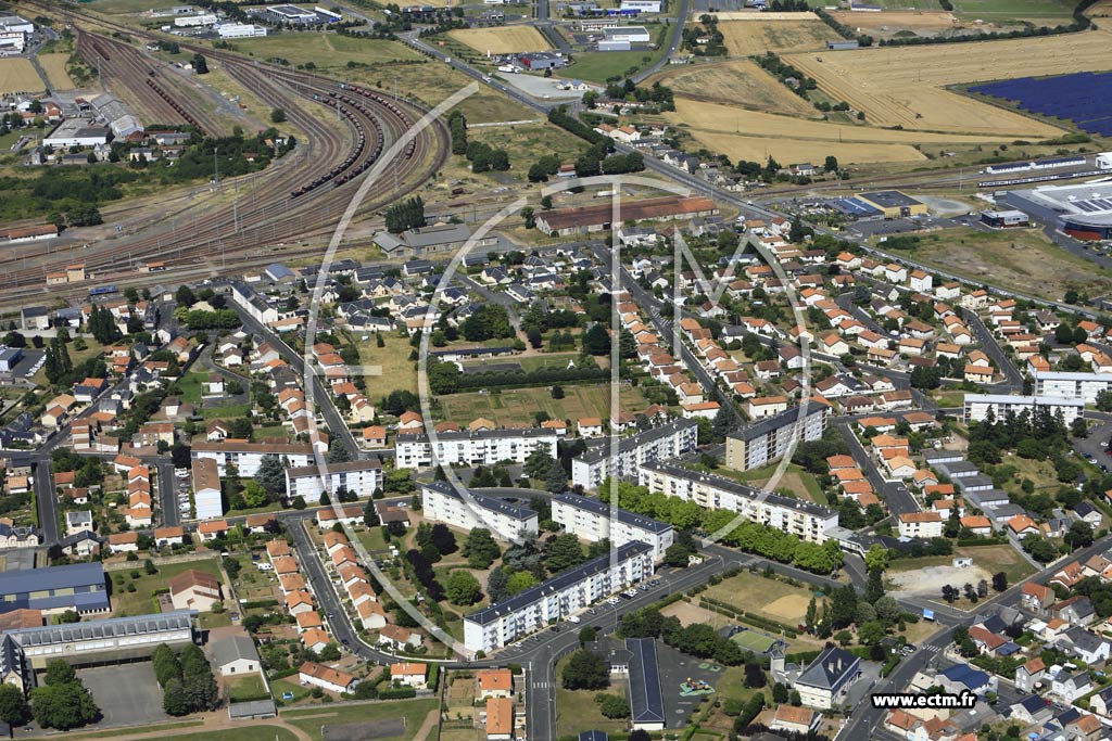 Photo arienne de Thouars (Est)