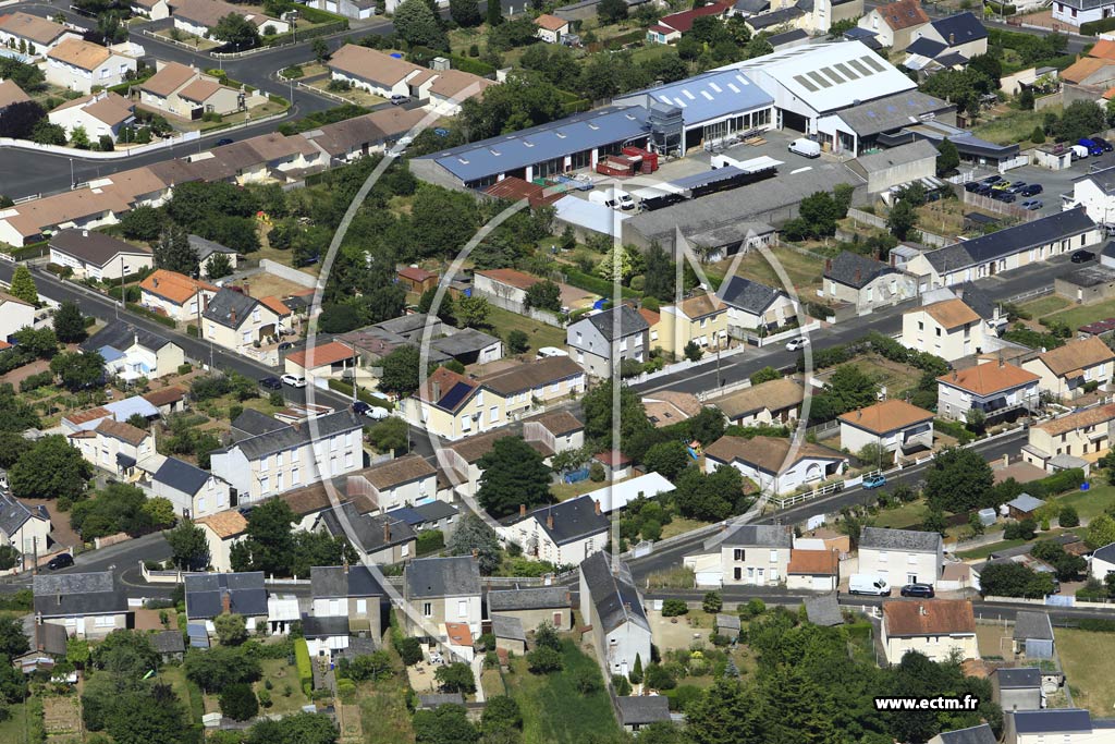 Photo arienne de Thouars (la Croix Blanche)