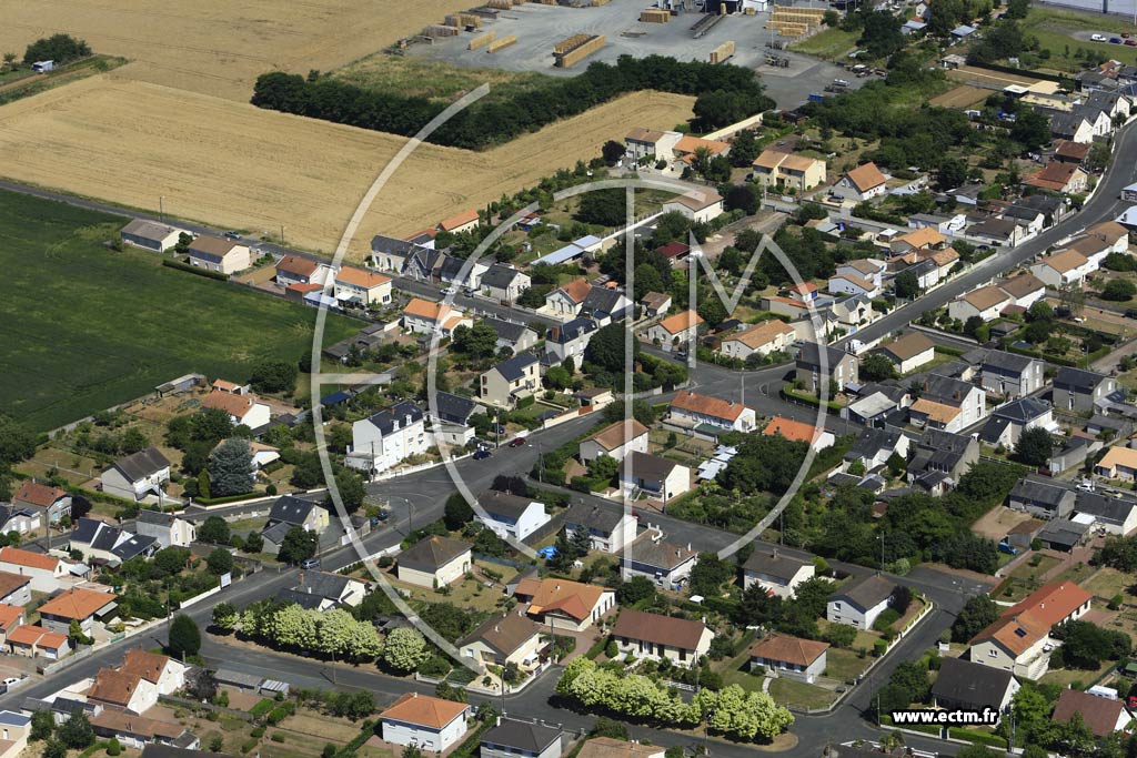 Photo arienne de Thouars (la Folie)