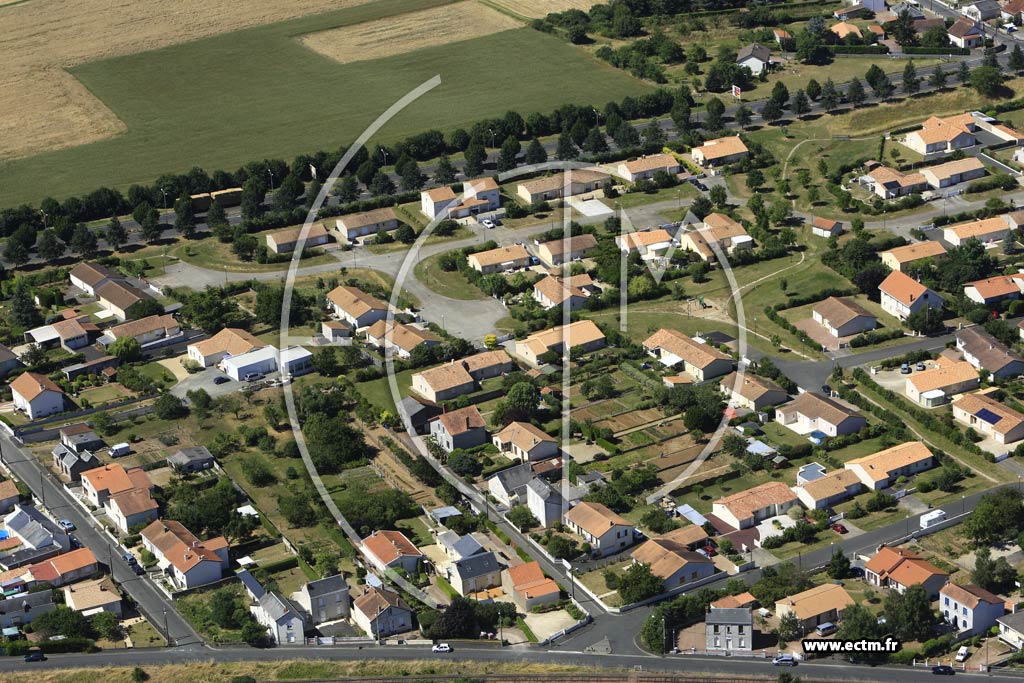 Photo arienne de Thouars (les Moulins  Vent)