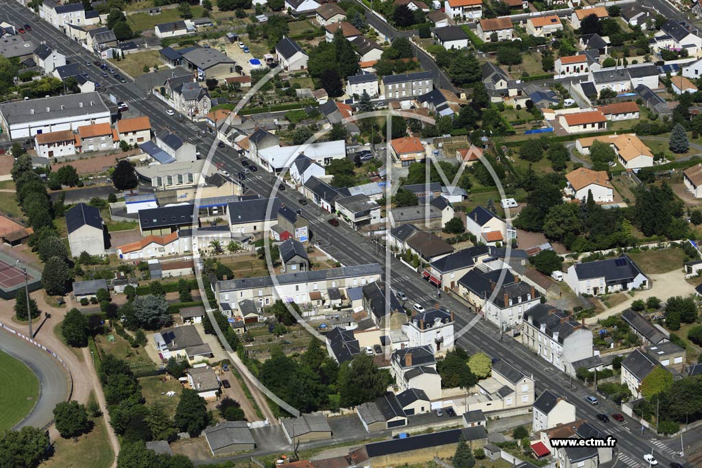 Photo arienne de Thouars (Nord)