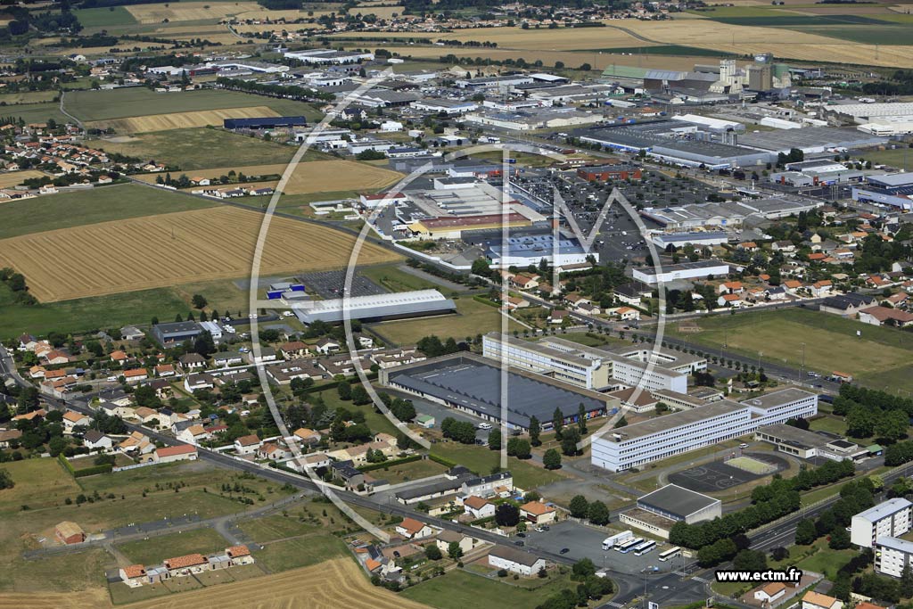 Photo arienne de Thouars (Nord)