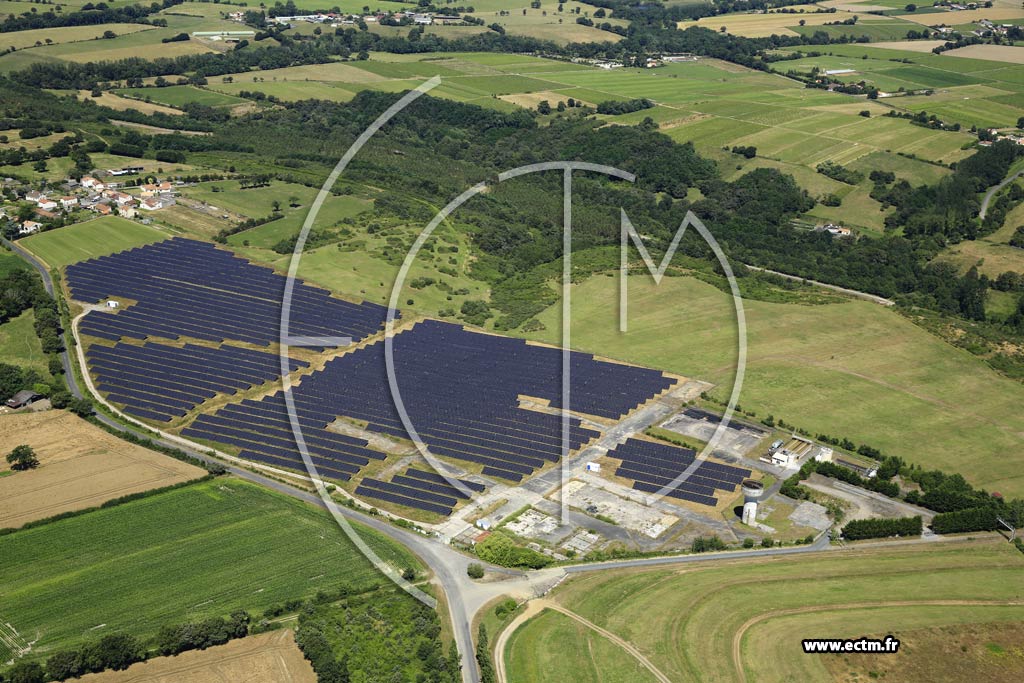 Photo arienne de Gtign (Champs de Panneaux Solaires)