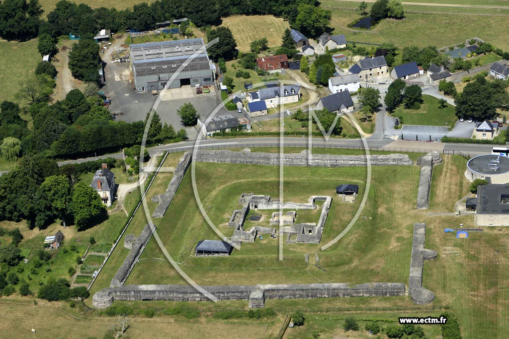 Photo arienne de Jublains (Ruines Romaines)