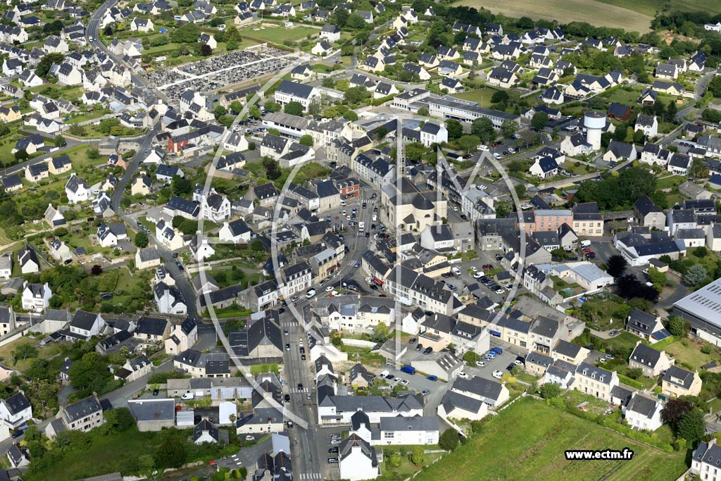 Photo arienne de Plonour-Lanvern (Centre)