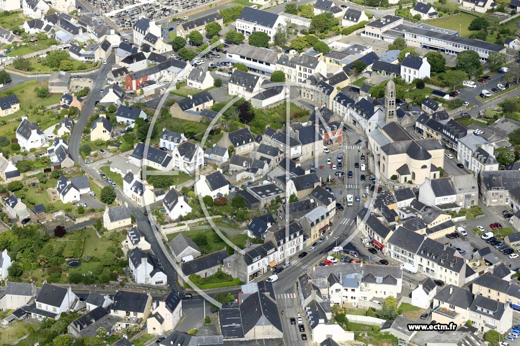 Photo arienne de Plonour-Lanvern (Centre)