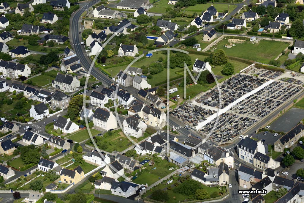 Photo arienne de Plonour-Lanvern (Centre)