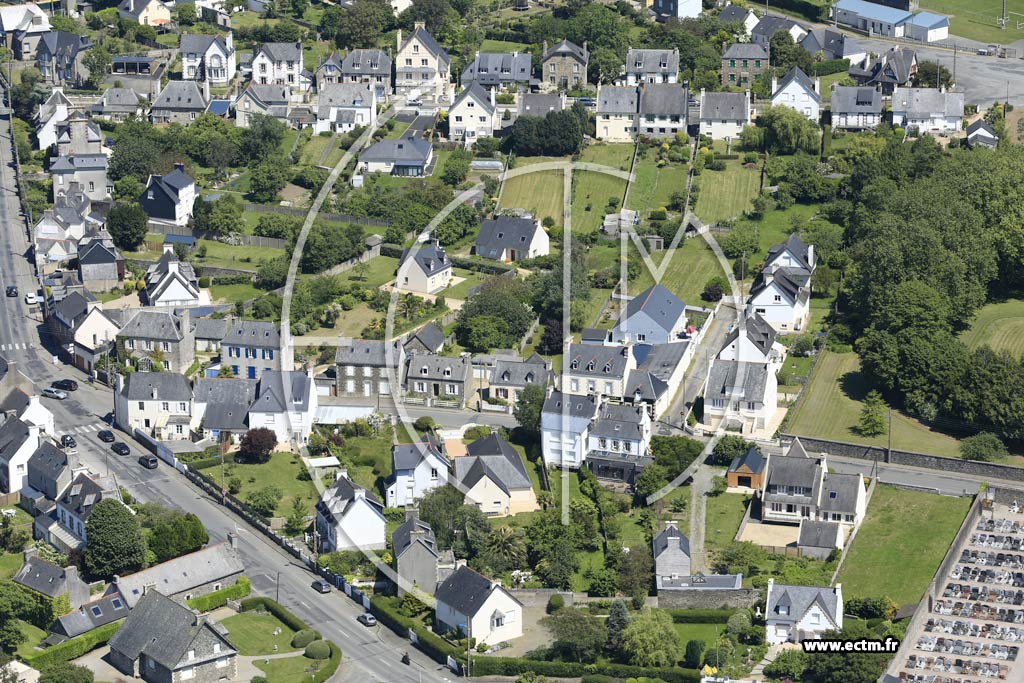 Photo arienne de Plestin-les-Grves (Centre)