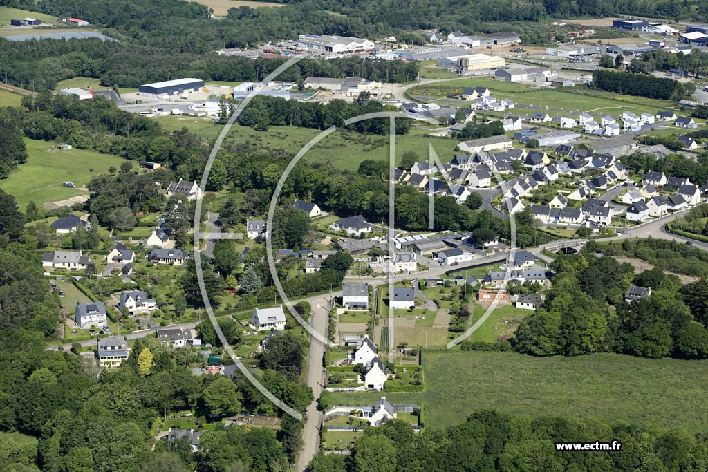 Photo arienne de Plouigneau (la Lande)