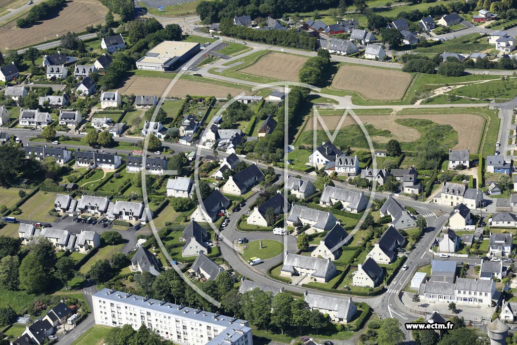 Photo arienne de Plourin-ls-Morlaix (Castoret)