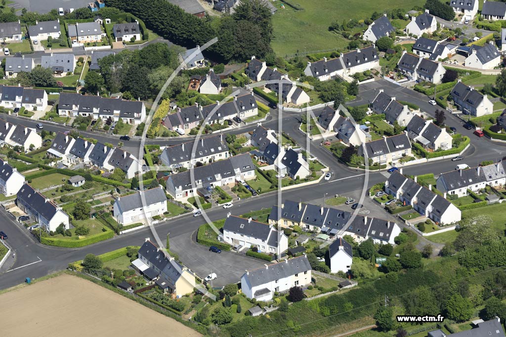 Photo arienne de Saint-Martin-des-Champs (le Roudour)