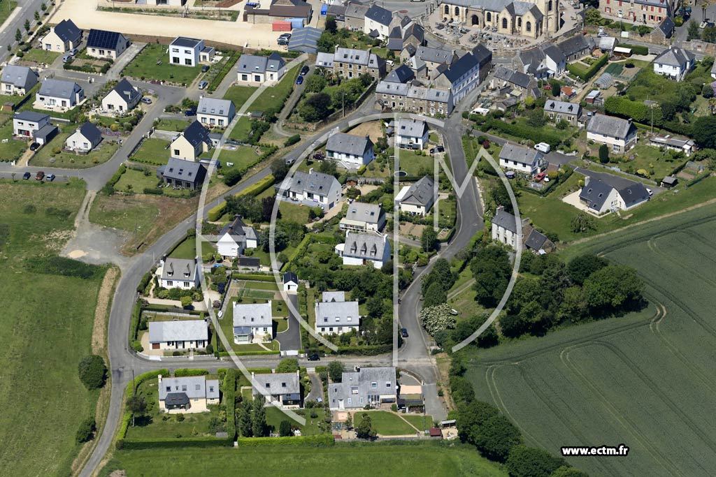 Photo arienne de Lannion (Servel)