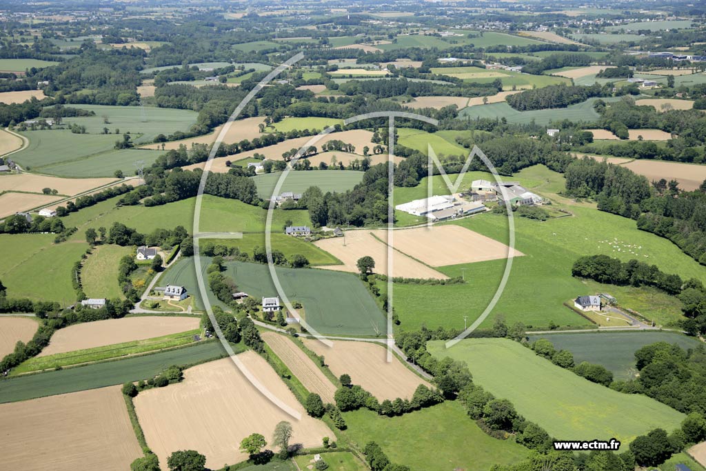 Photo arienne de Tonqudec (Placen al Lia)