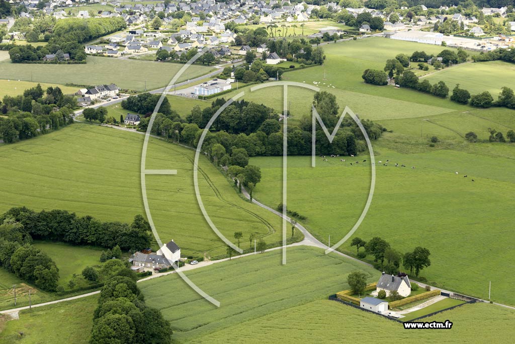Photo arienne de La Motte (la Ville s Maury)