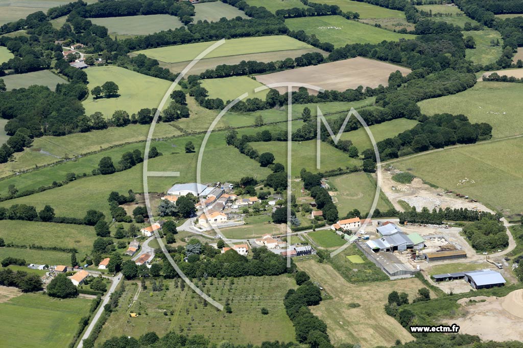Photo arienne de Chauv (la Michelais des Marais)