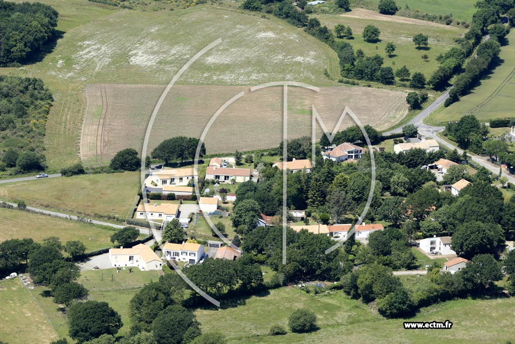Photo arienne de Chauv (la Michelais des Marais)