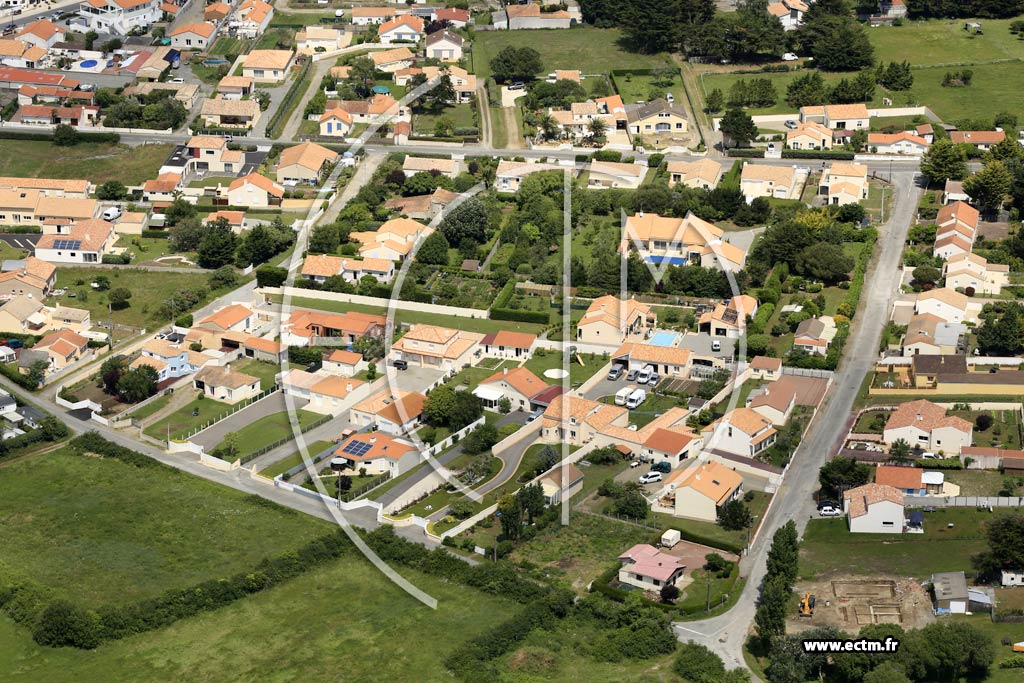Photo arienne de La Plaine-sur-Mer (la Haute Rue)