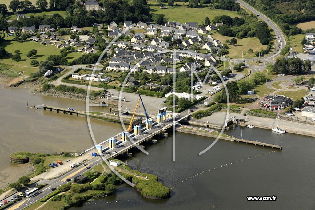 Photo arienne de Arzal (le Barrage)