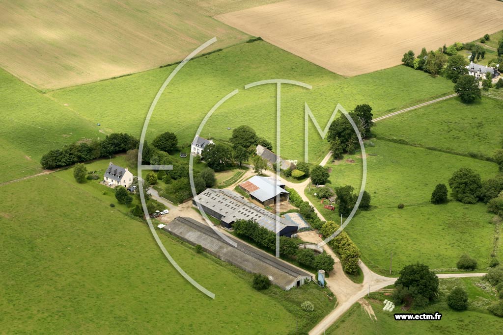 Photo arienne de Saint-Martin-sur-Oust (l'Aulne)
