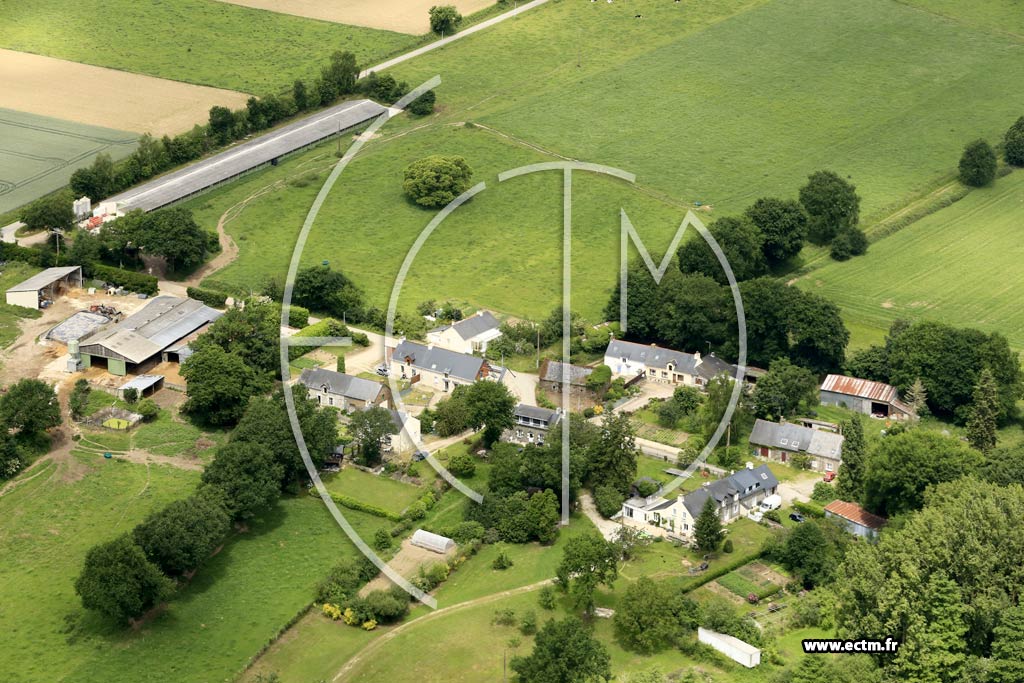 Photo arienne de Saint-Martin-sur-Oust (la Mernais)