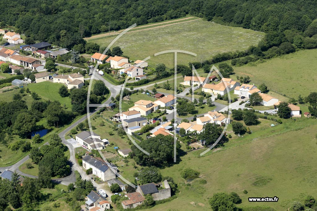 Photo arienne de Oudon (le Vaud - la Briantire)