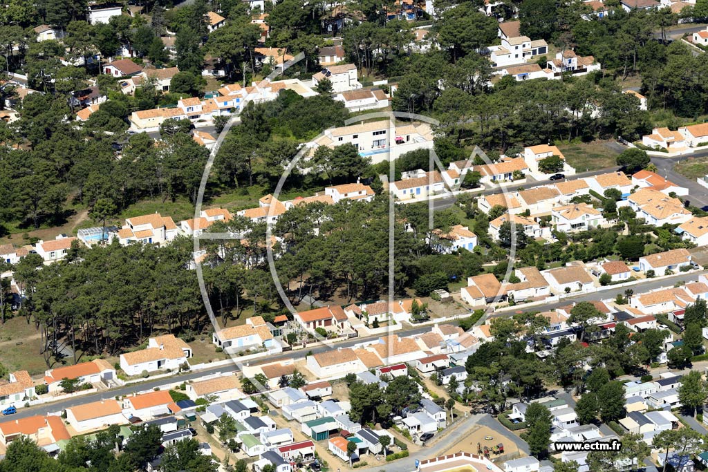 Photo arienne de La Tranche-sur-Mer (l'Escale du Perthuis)