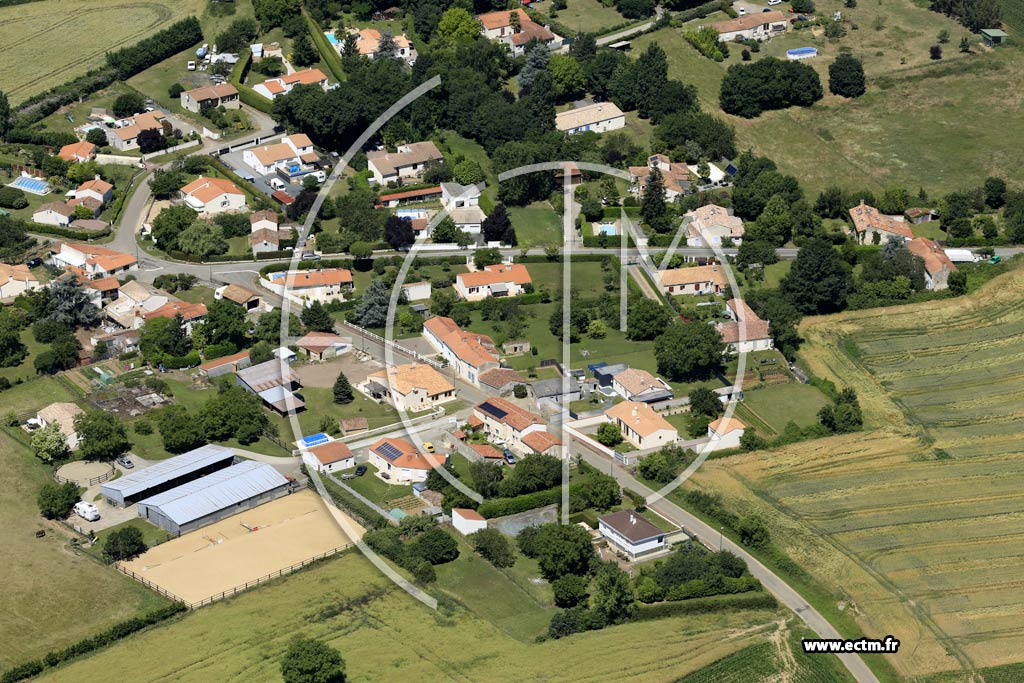 Photo arienne de Chasnais (l'Oulerie)