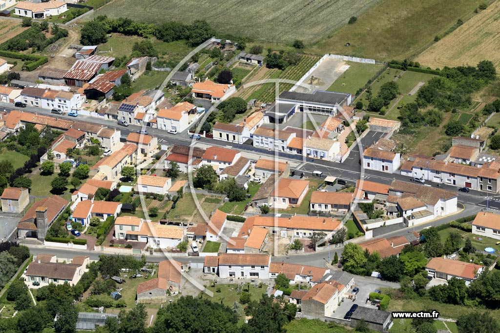 Photo arienne de Les Magnils-Reigniers (Beugn l'Abb)