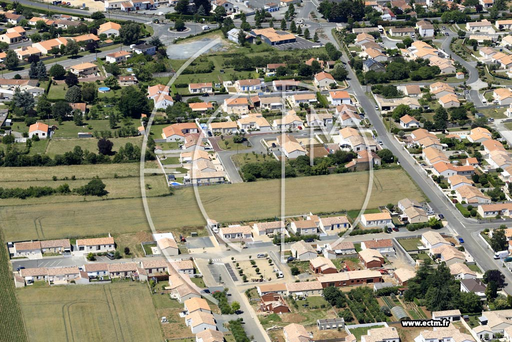Photo arienne de Luon (Porte-Joie)