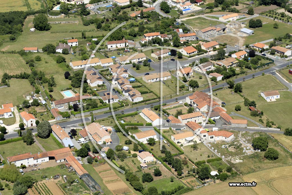 Photo arienne de Mouzeuil-Saint-Martin