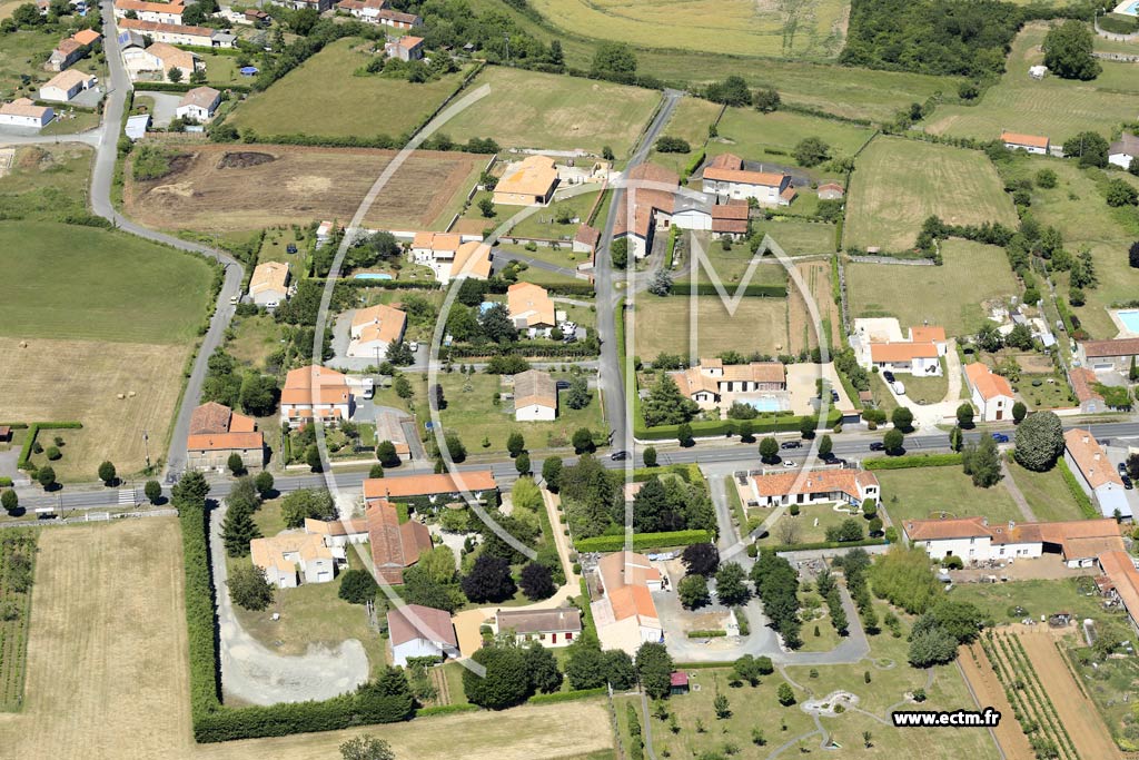 Photo arienne de Mouzeuil-Saint-Martin