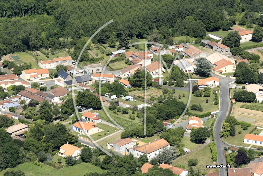 Photo arienne de Saint-Jean-de-Beugn